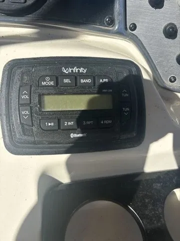 Slide: The Image of Scout 210XSF 2014 - 9