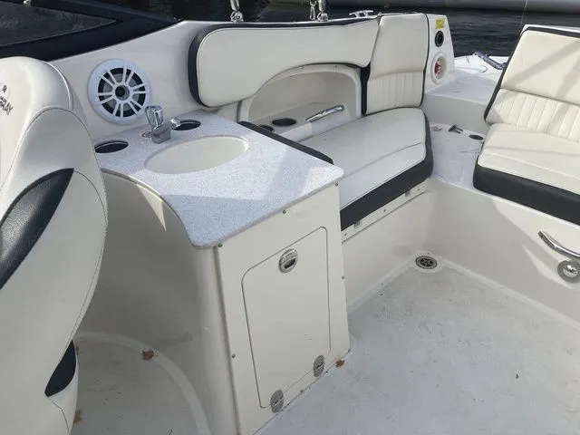 Slide: The Image of Stingray 231DC 2020 - 18