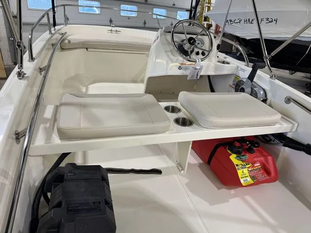 Slide: The Image of Boston Whaler 130 Super Sport 2025 - 7