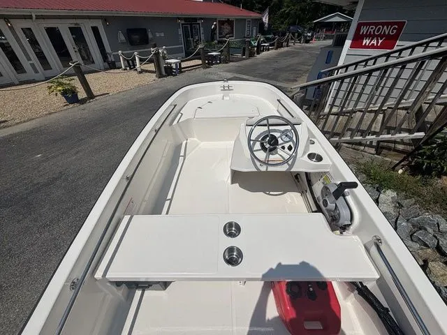Slide: The Image of Boston Whaler 130 Super Sport 2025 - 4