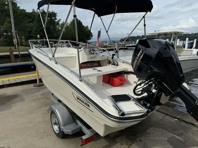 Slide: The Image of Boston Whaler 130 Super Sport 2024 - 3