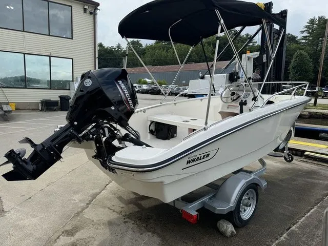 Slide: The Image of Boston Whaler 130 Super Sport 2024 - 5