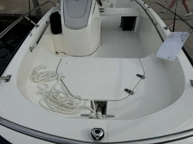 Slide: The Image of Boston Whaler 130 Super Sport 2024 - 7