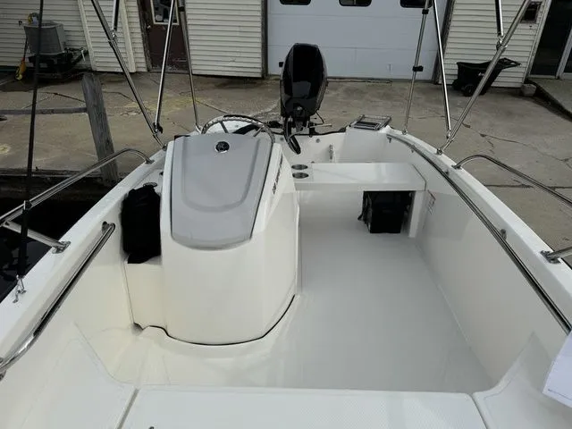 Slide: The Image of Boston Whaler 130 Super Sport 2024 - 8