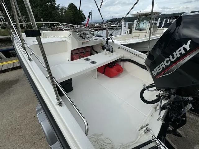 Slide: The Image of Boston Whaler 130 Super Sport 2024 - 9