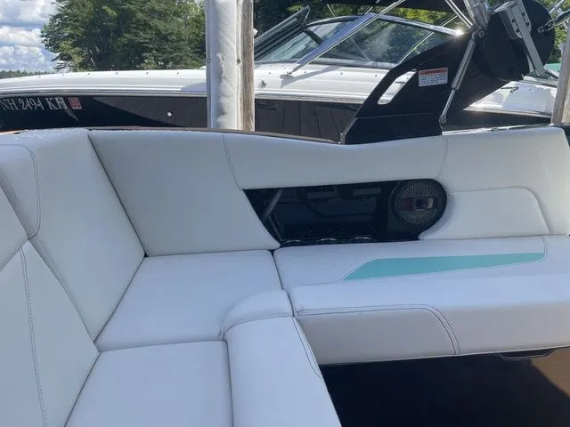 Slide: The Image of MasterCraft NXT21 2024 - 12