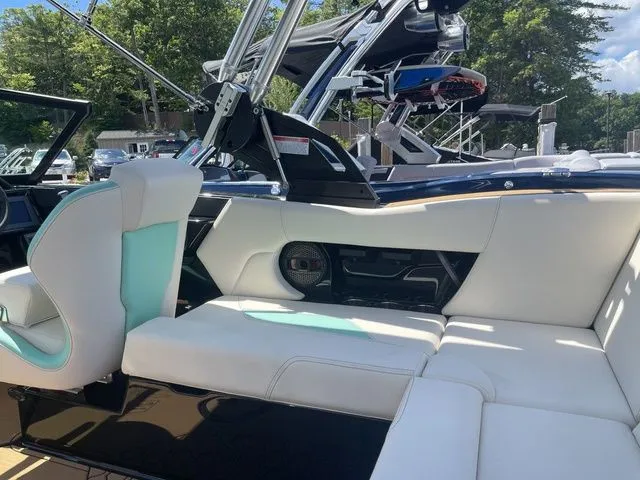 Slide: The Image of MasterCraft NXT21 2024 - 13