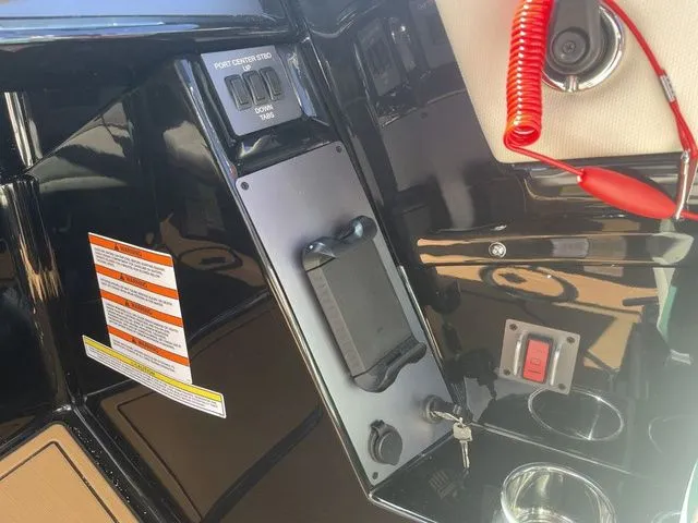 Slide: The Image of MasterCraft NXT21 2024 - 15