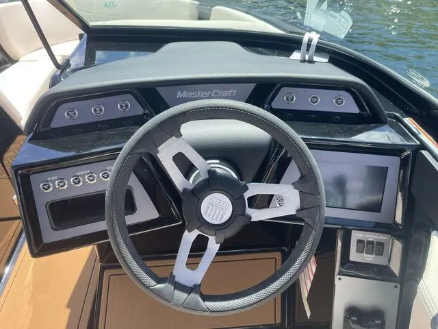 Slide: The Image of MasterCraft NXT21 2024 - 16