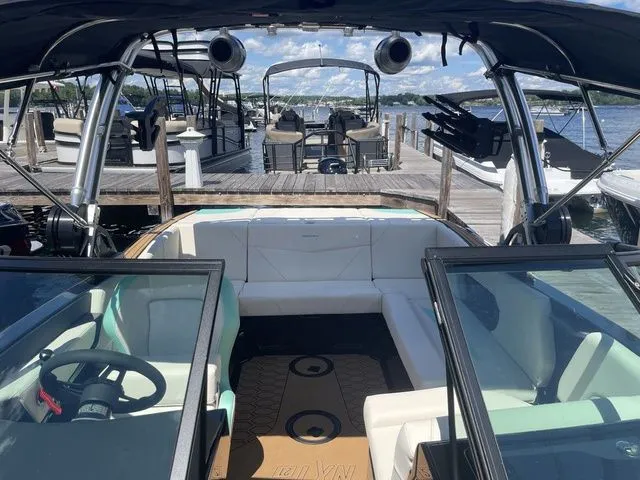 Slide: The Image of MasterCraft NXT21 2024 - 20