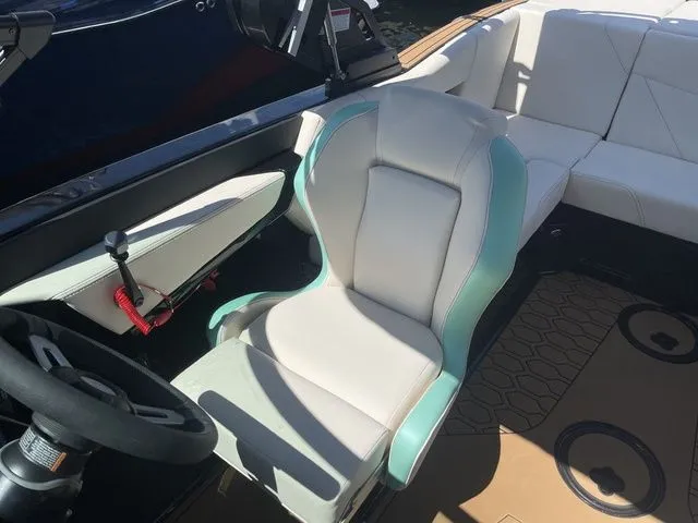 Slide: The Image of MasterCraft NXT21 2024 - 21