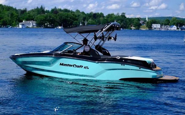 Slide: The Image of MasterCraft NXT21 2024 - 6