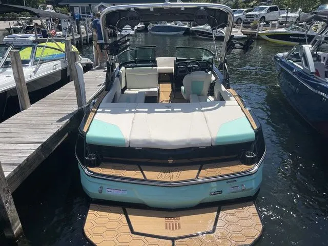 Slide: The Image of MasterCraft NXT21 2024 - 9