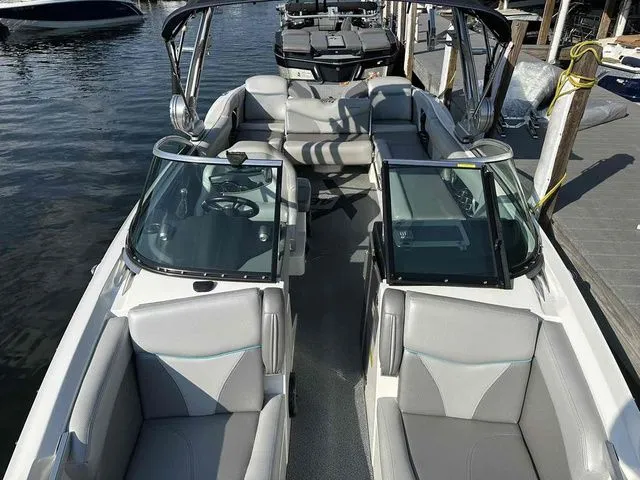 Slide: The Image of MasterCraft X46 2017 - 11