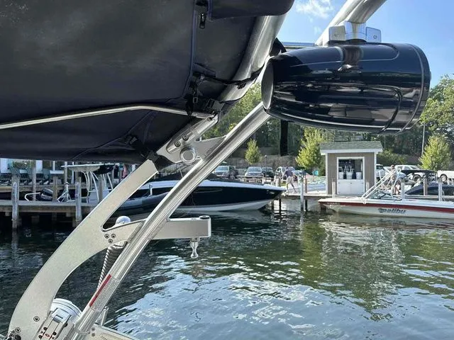 Slide: The Image of MasterCraft X46 2017 - 13