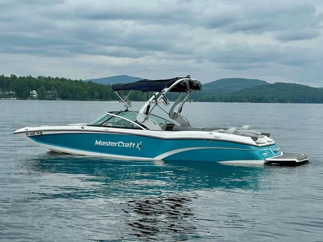 Slide: The Image of MasterCraft X46 2017 - 3
