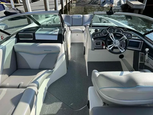 Slide: The Image of MasterCraft X46 2017 - 7