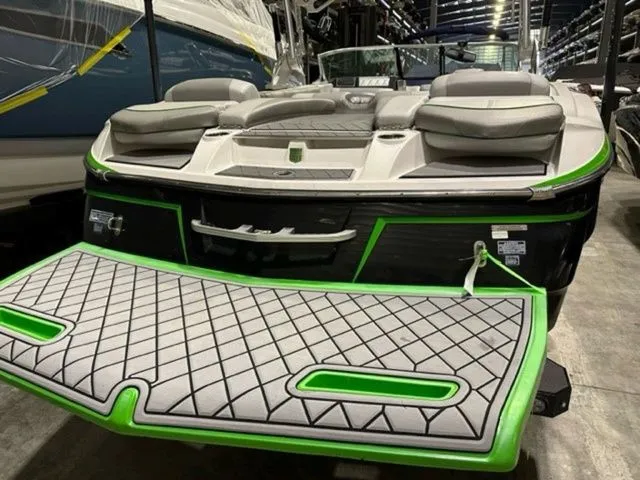 Slide: The Image of MasterCraft X46 - NEW TRANY 2015 - 13