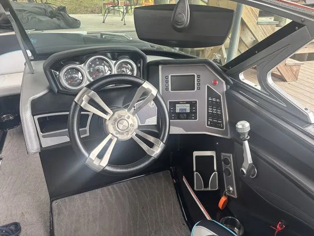 Slide: The Image of MasterCraft XT22 2018 - 6