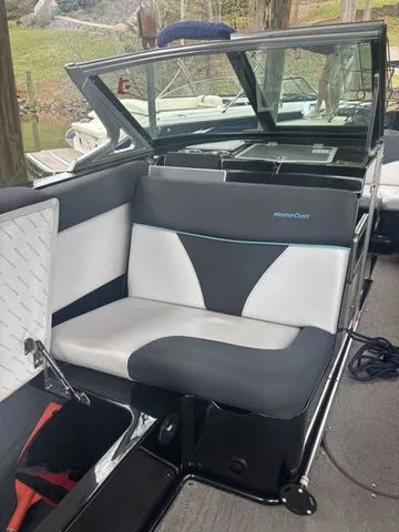 Slide: The Image of MasterCraft XT22 2018 - 7