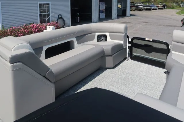 Slide: The Image of Premier 250 Solaris Rev 2024 - 14