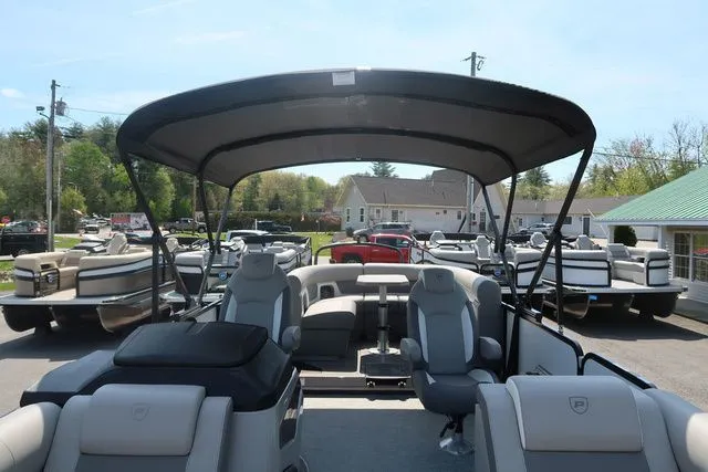 Slide: The Image of Premier 250 Solaris Rev 2024 - 15