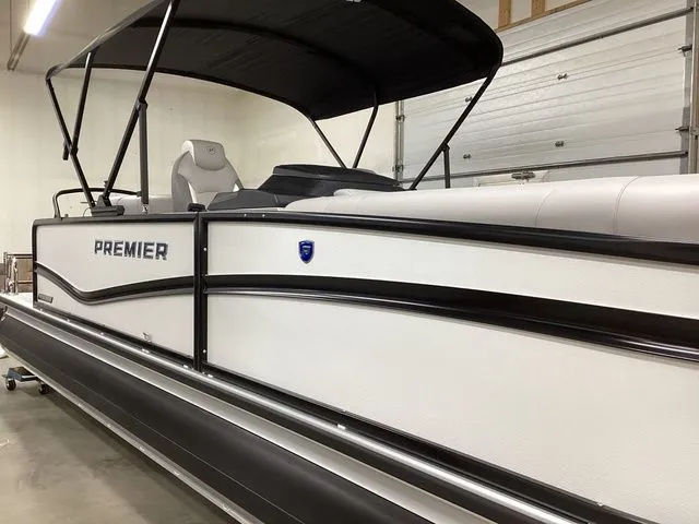 Slide: The Image of Premier 250 Solaris Rev 2024 - 17