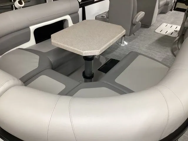 Slide: The Image of Premier 250 Solaris Rev 2024 - 21