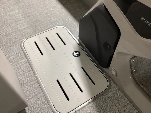 Slide: The Image of Premier 250 Solaris Rev 2024 - 31