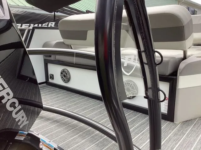 Slide: The Image of Premier 230 Solaris RL 2024 - 15