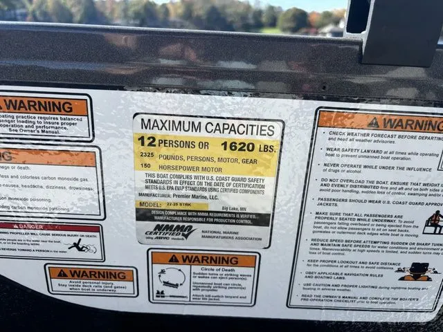 Slide: The Image of Premier 220 SUNSCAPE RL 2025 - 8