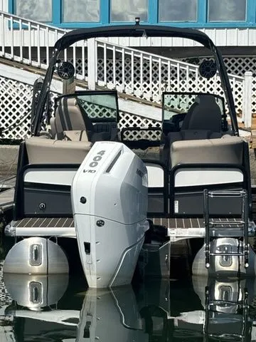 Slide: The Image of Premier 250 Solaris Sport 2025 - 12