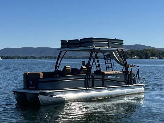 Slide: The Image of Premier 250 Solaris Upper Deck 2025 - 1