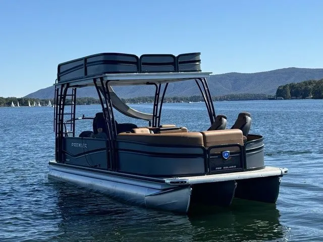 Slide: The Image of Premier 250 Solaris Upper Deck 2025 - 4