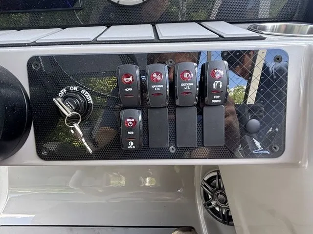 Slide: The Image of Premier 230 Sunsation Angler 2pt 2025 - 10