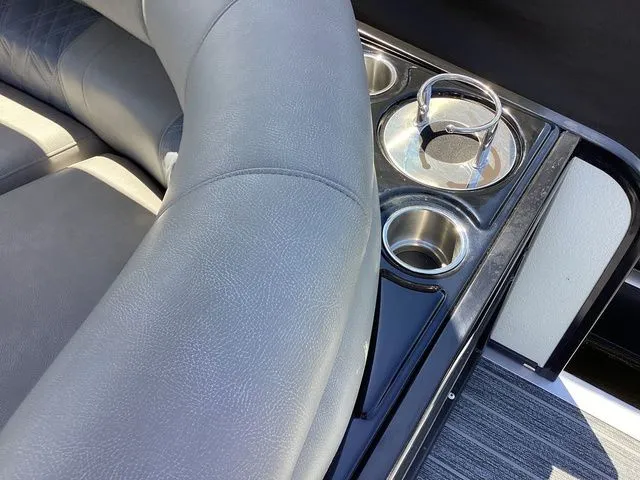 Slide: The Image of Premier 230 Intrigue RF 2024 - 17