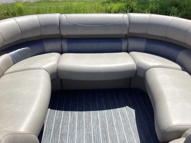 Slide: The Image of Premier 230 Intrigue RF 2024 - 5