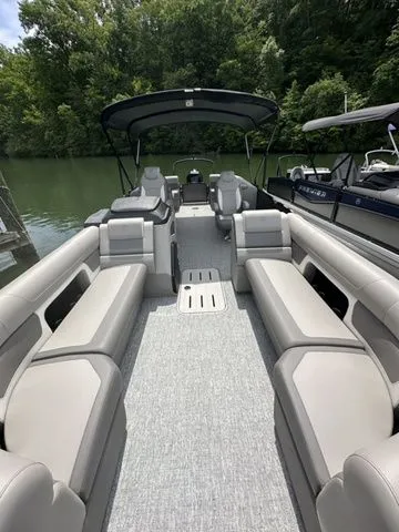 Slide: The Image of Premier 250 Solaris RF 2024 - 5