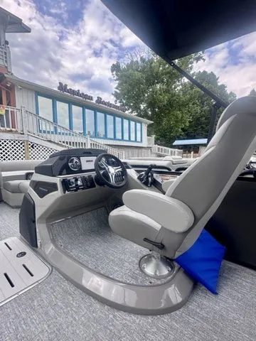 Slide: The Image of Premier 230 Sunsation RL 2024 - 15