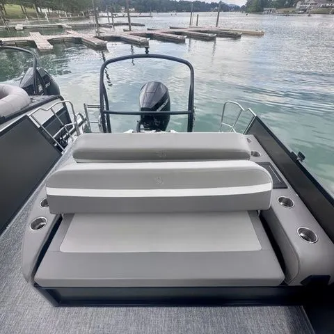 Slide: The Image of Premier 230 Sunsation RL 2024 - 21