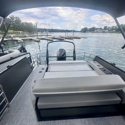 Slide: The Image of Premier 230 Sunsation RL 2024 - 23