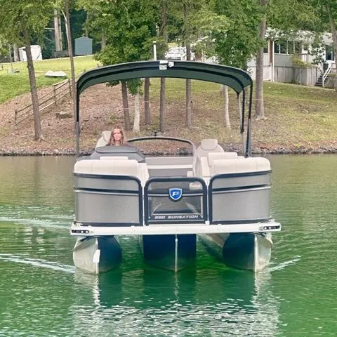 Slide: The Image of Premier 230 Sunsation RL 2024 - 4