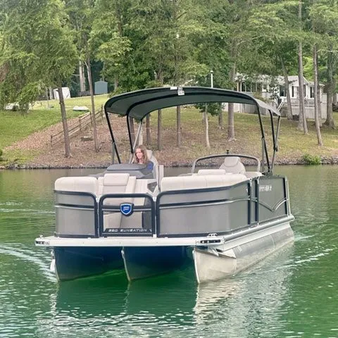 Slide: The Image of Premier 230 Sunsation RL 2024 - 5