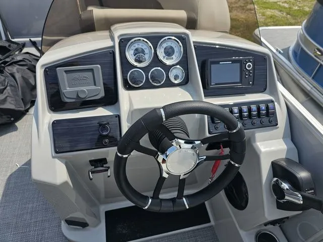 Slide: The Image of Sylvan Mirage 8520 CLZ DH 2025 - 7