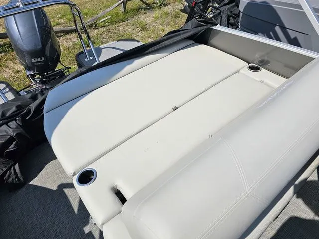 Slide: The Image of Sylvan Mirage 8520 CLZ DH 2025 - 12