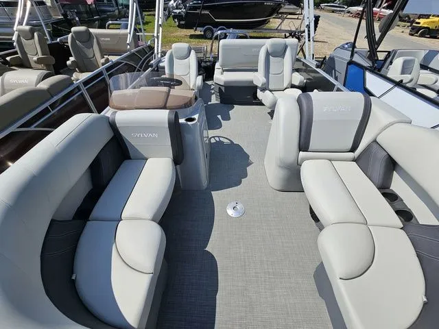 Slide: The Image of Sylvan Mirage 8520 CLZ DH 2025 - 5