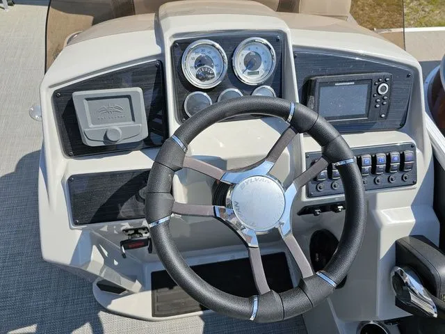 Slide: The Image of Sylvan Mirage 8520 CLZ DH 2025 - 8