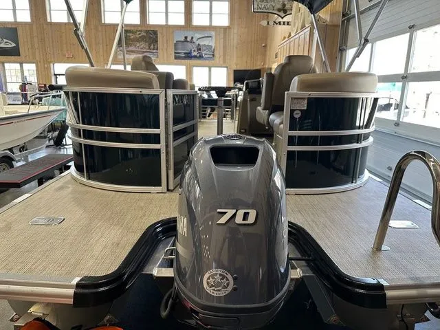 Slide: The Image of Sylvan Mirage 8520 LZ 2025 - 2