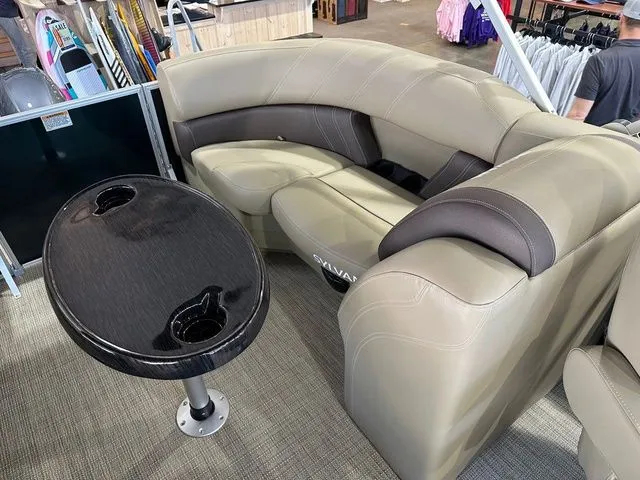 Slide: The Image of Sylvan Mirage 8520 LZ 2025 - 6