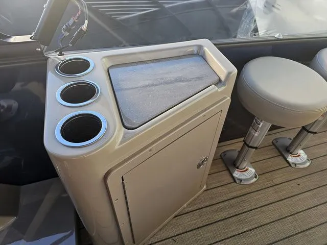 Slide: The Image of Sylvan L3 DLZ DH Bar 2025 - 15